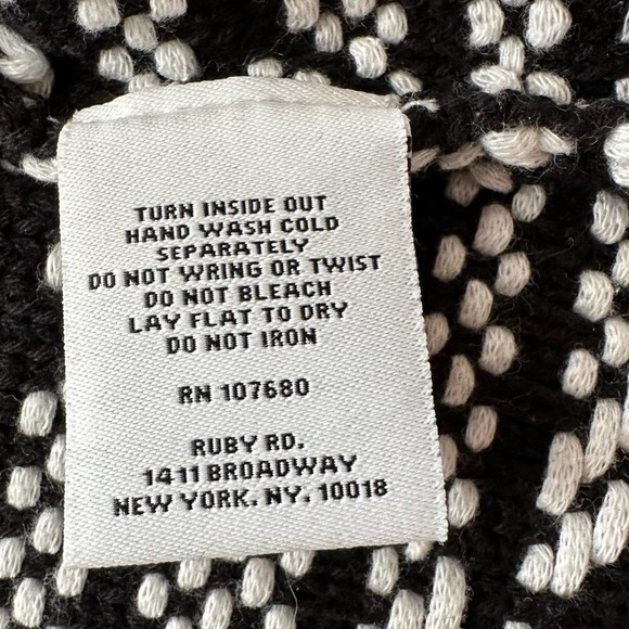 Ruby Rd. Monochrome Geometric Knit Cardigan - Picture 8 of 9